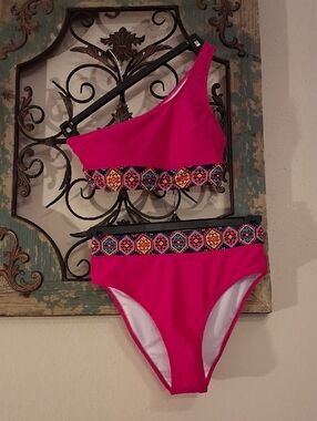 Cupshe Fuchsia One-Shoulder Bikini Multicolor Embroidered Band. NWOT Size Small